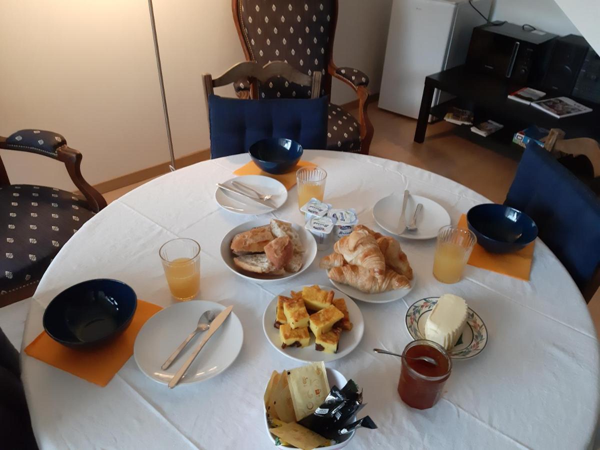 La Grange Des Lisieres Bed and Breakfast Rouvres  Buitenkant foto